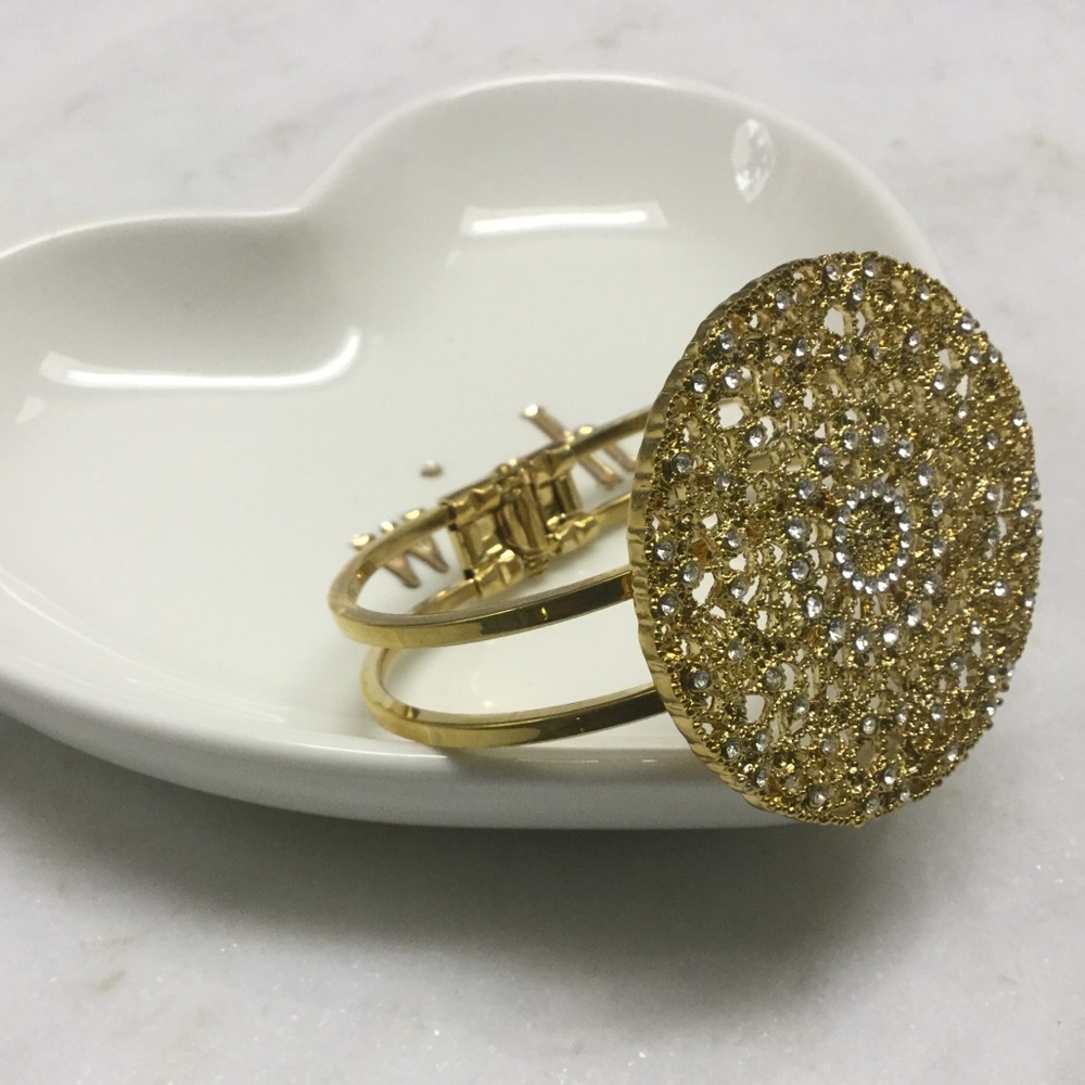 NWOT Gold Hinged Bracelet